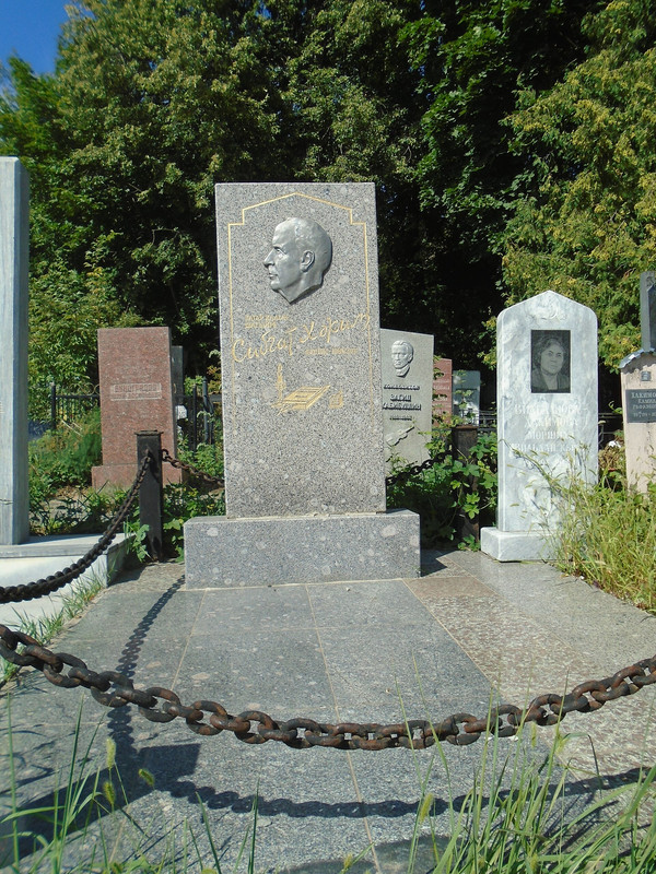 Grave-of-Sibgat-Hakim-(2021-08-06)-01