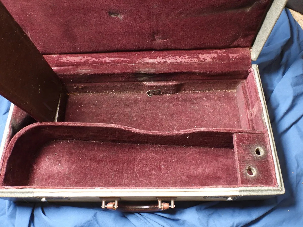 1940s white black trumpet case (4)