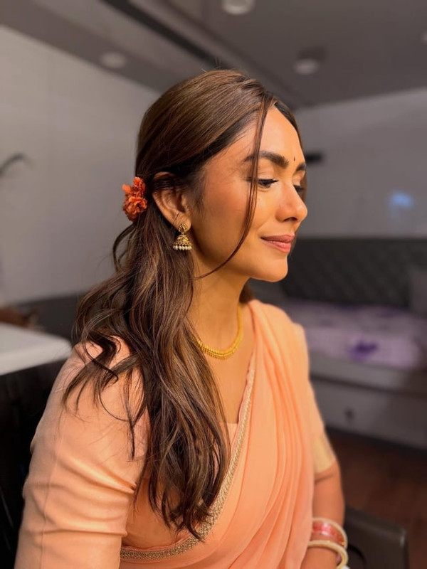 mrunal thakur in light orange saree ig post 25 2 26 v0 2cvbi78alnlg1