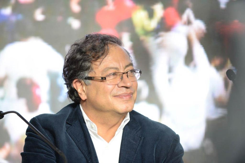 Prensa-Gustavo-Petro-7