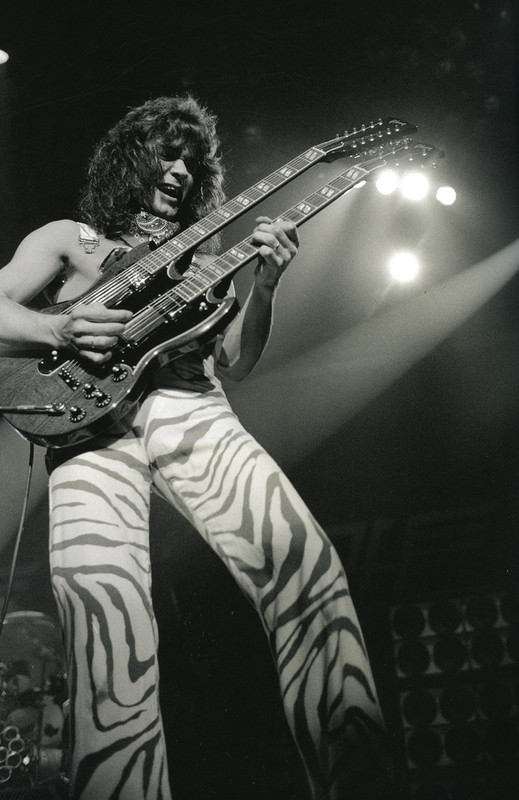 Eddie van halen double neck outlet