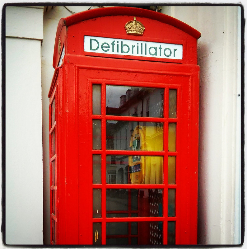 redphonebox-defib.jpg