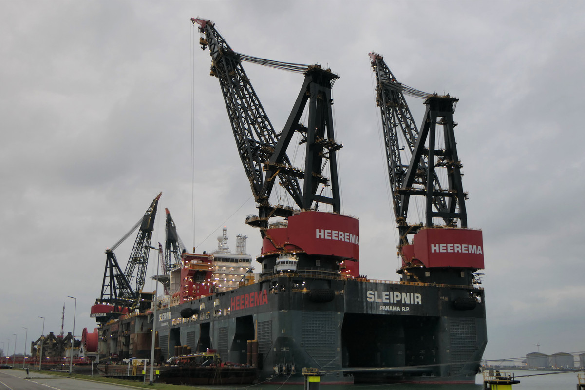 SLEIPNIR & THIALF@Calandkanaal Heerema Lokatie 03.01 (3)