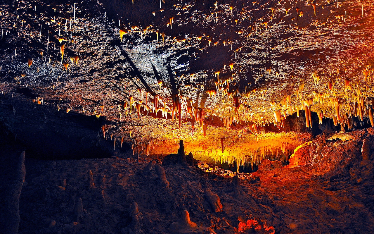 orangelightedcavern.jpg