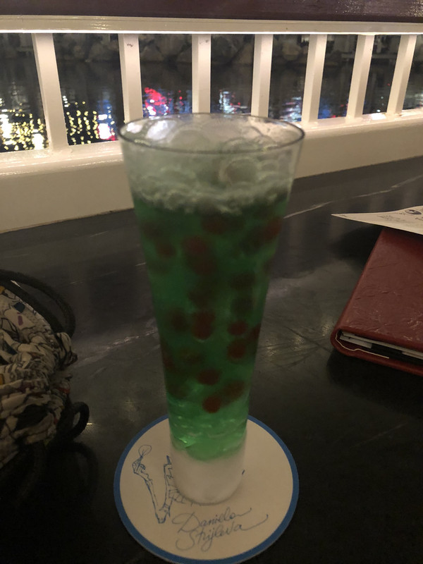 22843840-165C-4959-8816-894719240445