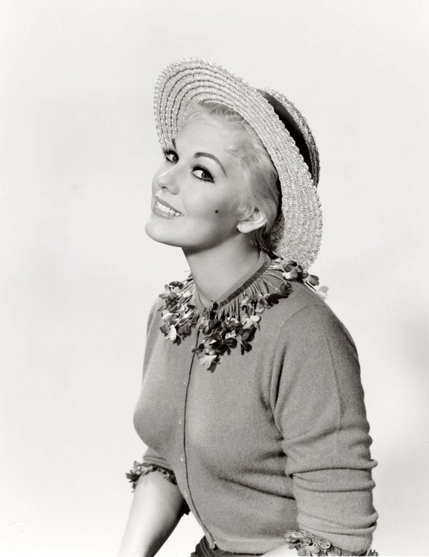 kim_novak_430