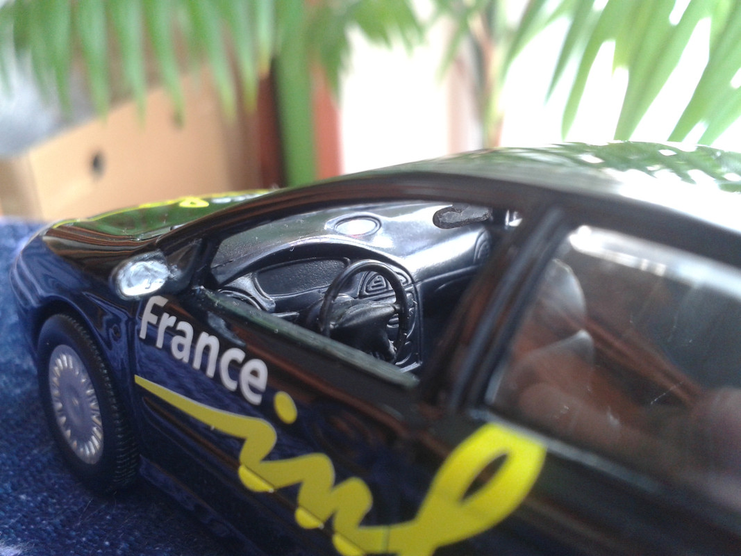 2001 Citroën C5 HDI Mk I “France Info Press - Tour de France 2001” (Norev – nº 47 La Caravane du Tou