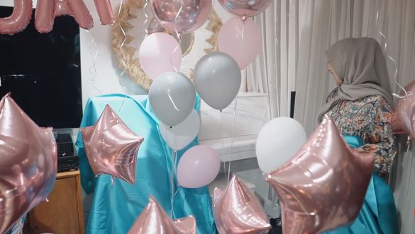 Kado piano untuk Irish Bella dari Ammar Zoni