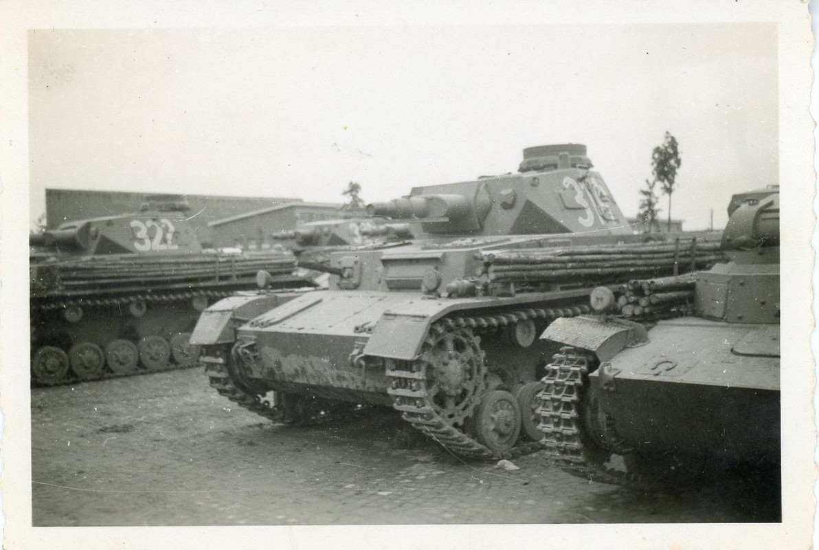 40_Pz.Abt.66 322 и 314