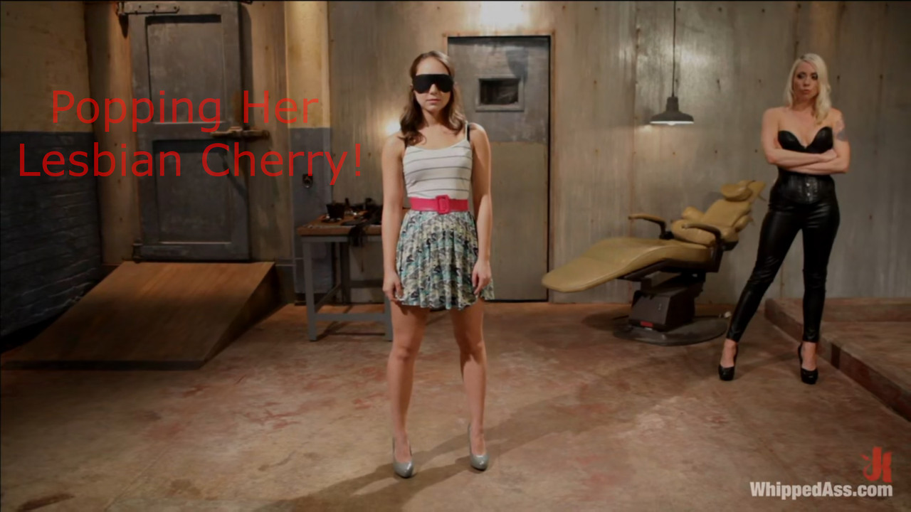 wa.12.01.13.lorelei.lee.and.remy.lacroix.popping.her.lesbian.cherry-landscape