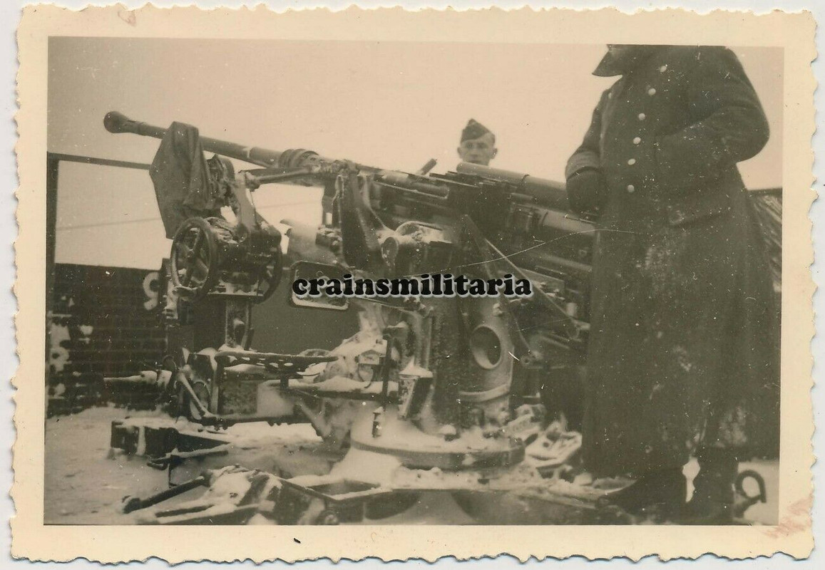 Orig. Foto Soldaten in Flak Stellung im Hafen WILHELMSHAVEN Geschütz Winter 1940