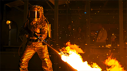hazmat-suit-firing-flame-thrower-2iz5c0f