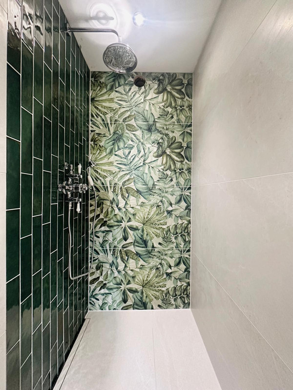 Botanical organic bathroom finish