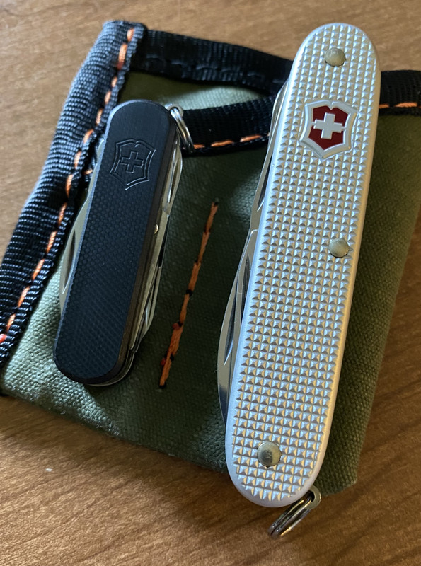 ECF2F0FC-099A-4836-BC5B-1E7B59BDA05B