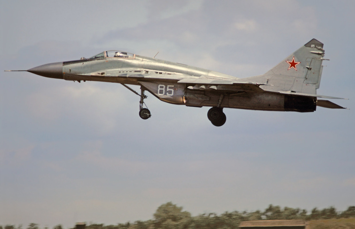 787. IAP, Mig-29 85 white (3)