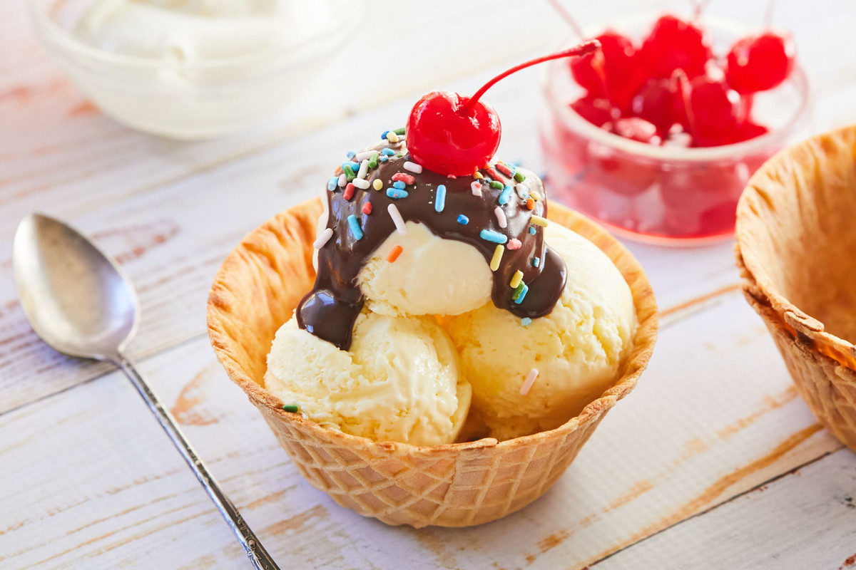 How To Elevate Your Vanilla Ice Cream Cup Game With Unique Toppings?