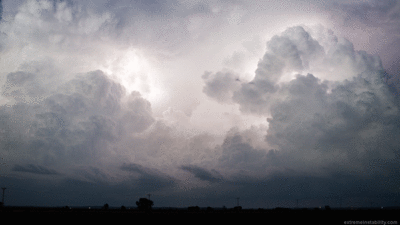 stunning-gifs-of-supercell-thunderstorms-in-action-15.gif