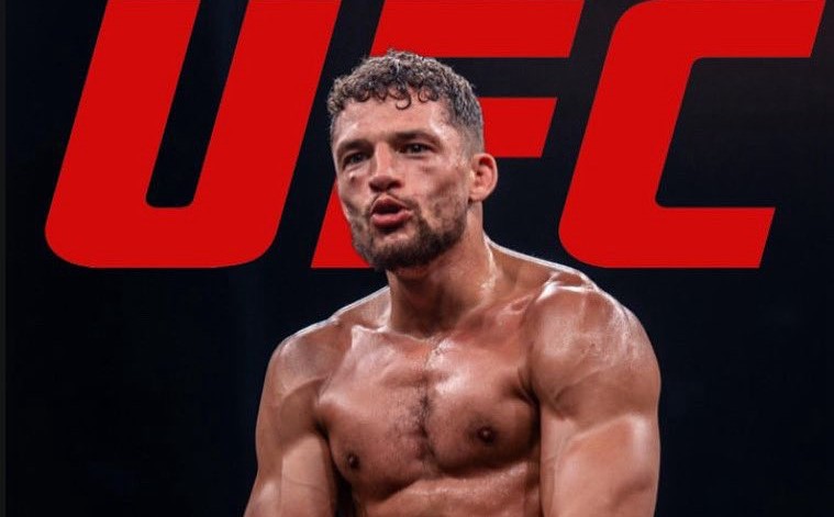 Шем Рок подписа с UFC