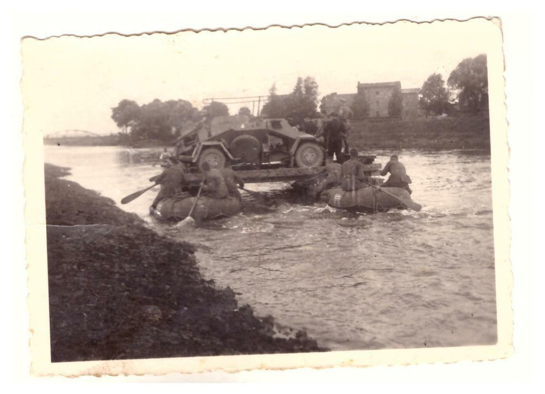 Fluß Überquerung Pioniere mit Sdkfz Panzer wagen