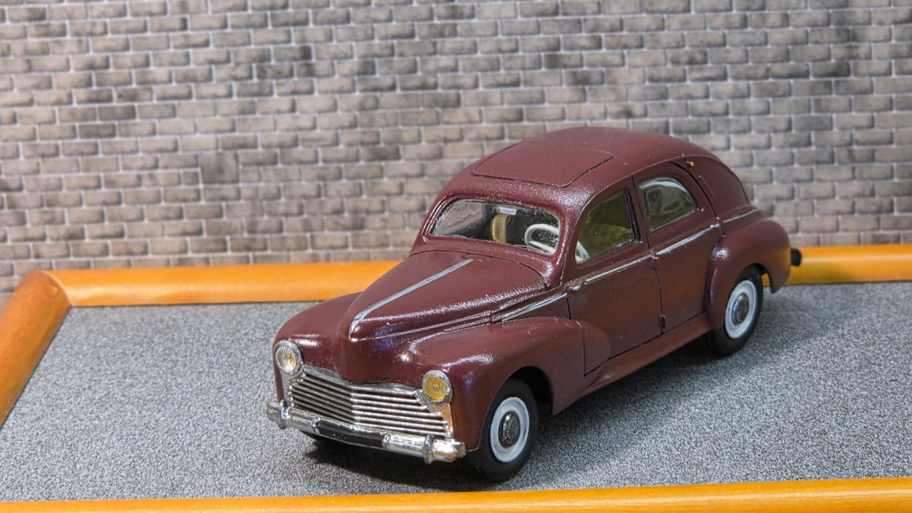 MODÉLISME AUTO N°83 - PEUGEOT 203 / 500 MILES DE BRANDS HATCH 1967, Occasion
