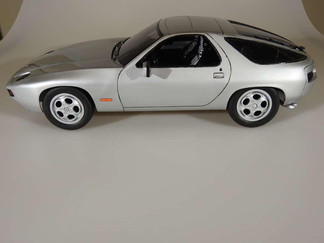Porsche 928, Revell 1/16 – Klar DSCN4544