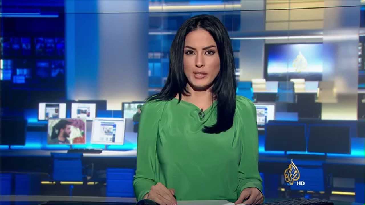 Présentatrice de l'édition du soir des actualités politiques sur BNH-1 Présentatrice de l'édition du soir des actualités politiques sur BNH-1