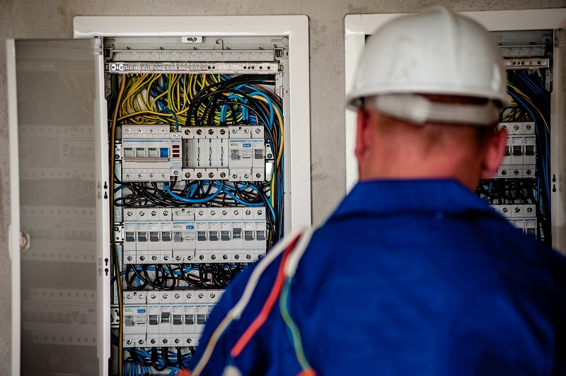 Commercial Electrician
