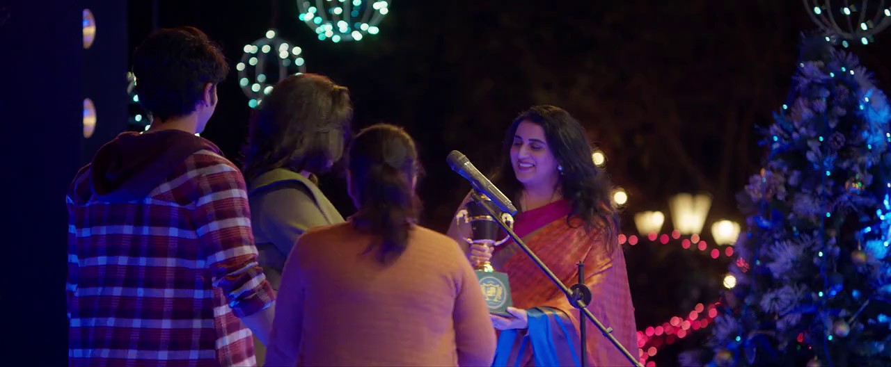 Middle-Class-Love-2022-Hindi-Web-Rip-720p-x264-AVC-AAC-6ch-ESub-mkv-0006