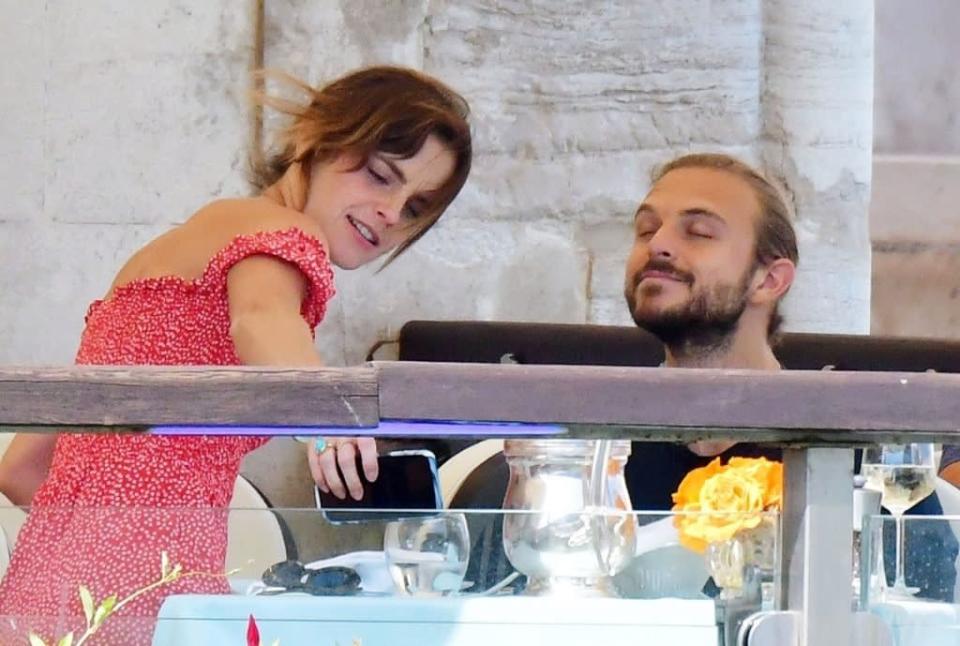 emmawatson-photogallery.blogspot.com (2)