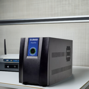 Painel traseiro com 6 tomadas