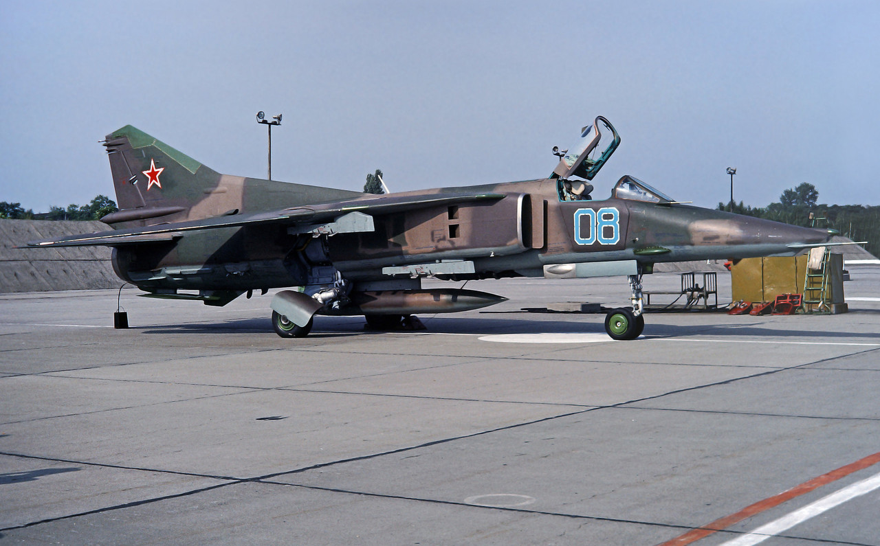 559 APIB Mig-27K 08 Blue_76802623142 (7)