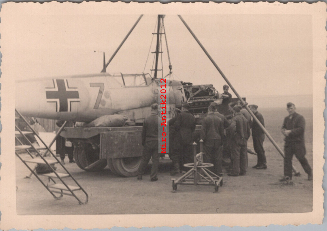 Foto aus Nachlass Pilot Hans Tilly, Abtransport der Me 109 Nummer 7 (N)50834