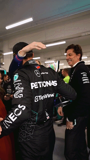 Mercedes-AMGF1-1860640200709345743.gif