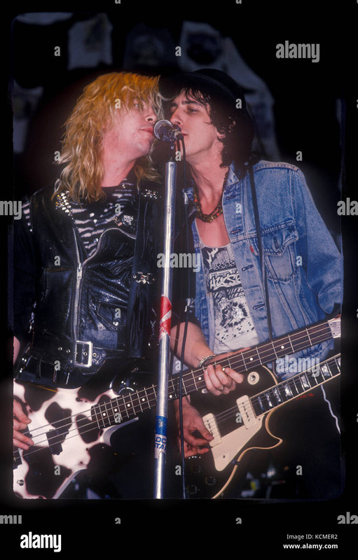 guns-n-roses-performing-live-at-irvine-m