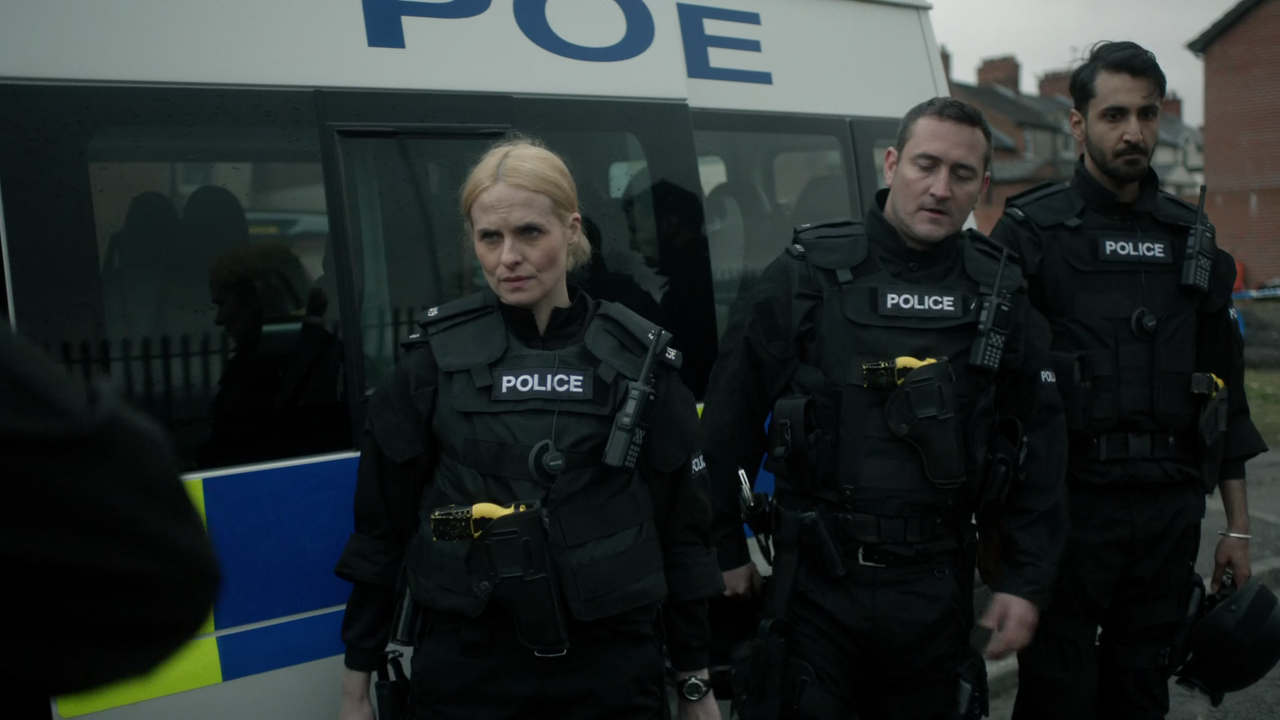 Line.of.Duty.S03E01.1080p.BluRay.REMUX.AVC.DD.5.1-EPSiLON[SS]15