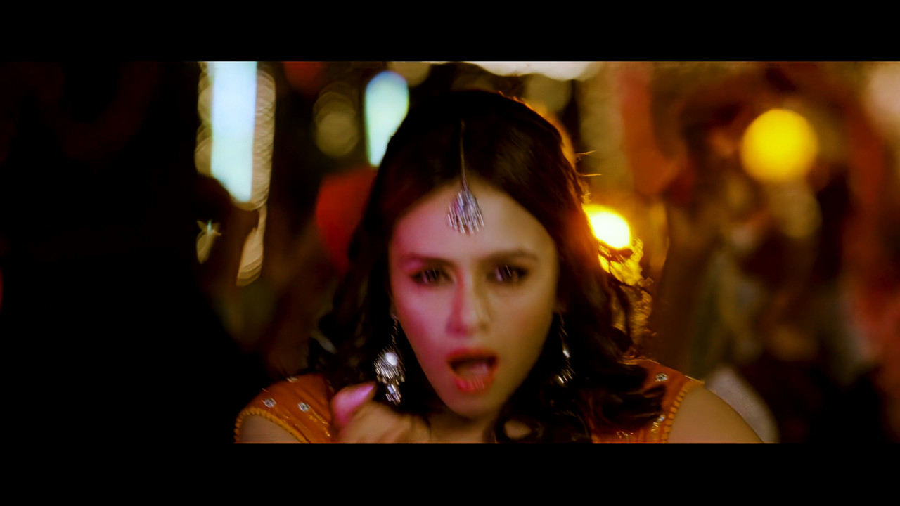 Tamanna Hot Song 03 From Himmatwala Taki O Taki 4K (Best Quality).mp4_snapshot_01.33_[2021.04.05_13.
