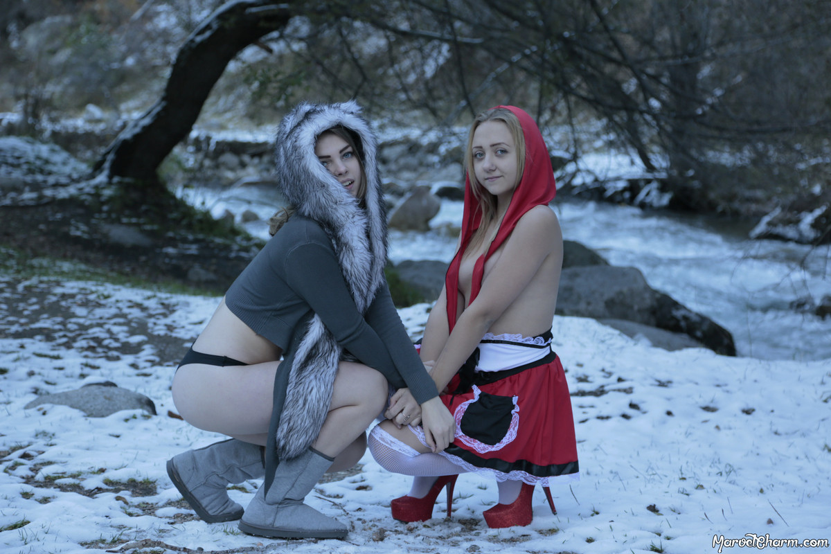 MarvelCharm_Rebecca-Violet-Winter-Trip-068