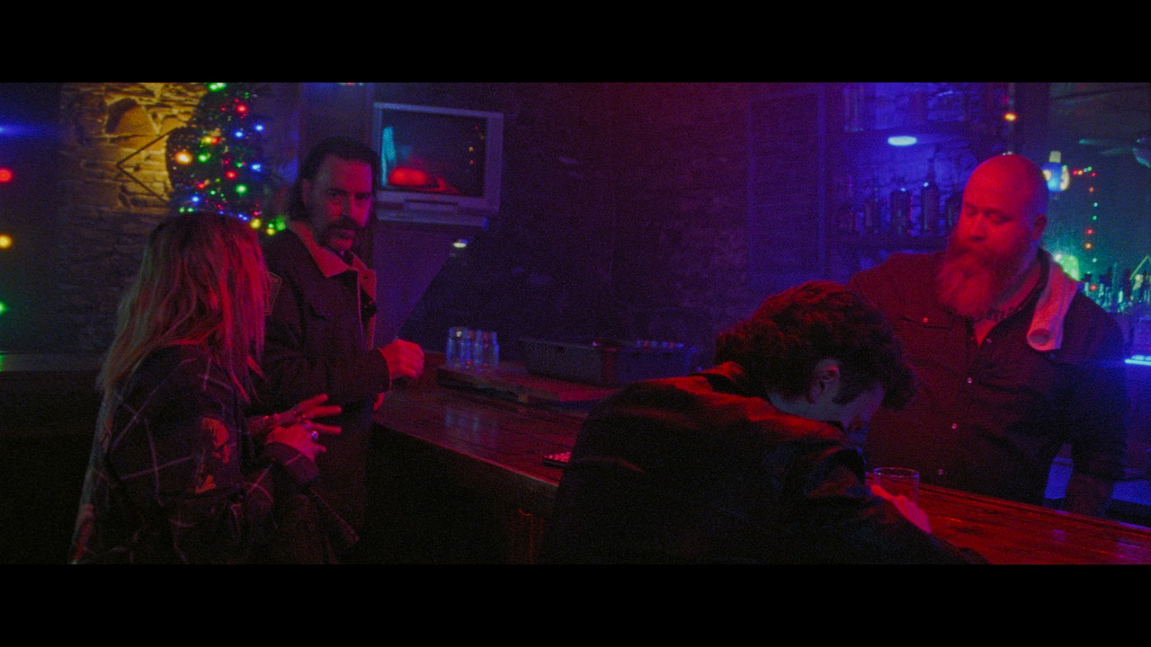 Christmas.Bloody.Christmas.2022.2160p.BDREMUX.HEVC.HDR-Нечипорук.mkv_snapshot_00.21.11.833