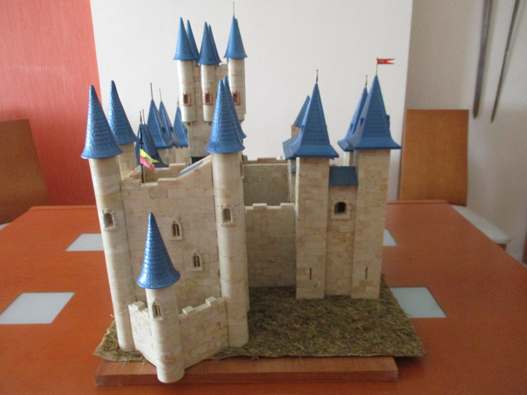Fortaleza del Crepúsculo - Fachada Lateral izquierda con Torre d
