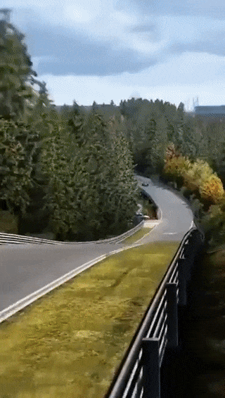 https://i.postimg.cc/sXCVbz3Z/ezgif-4-13acb167b932.gif