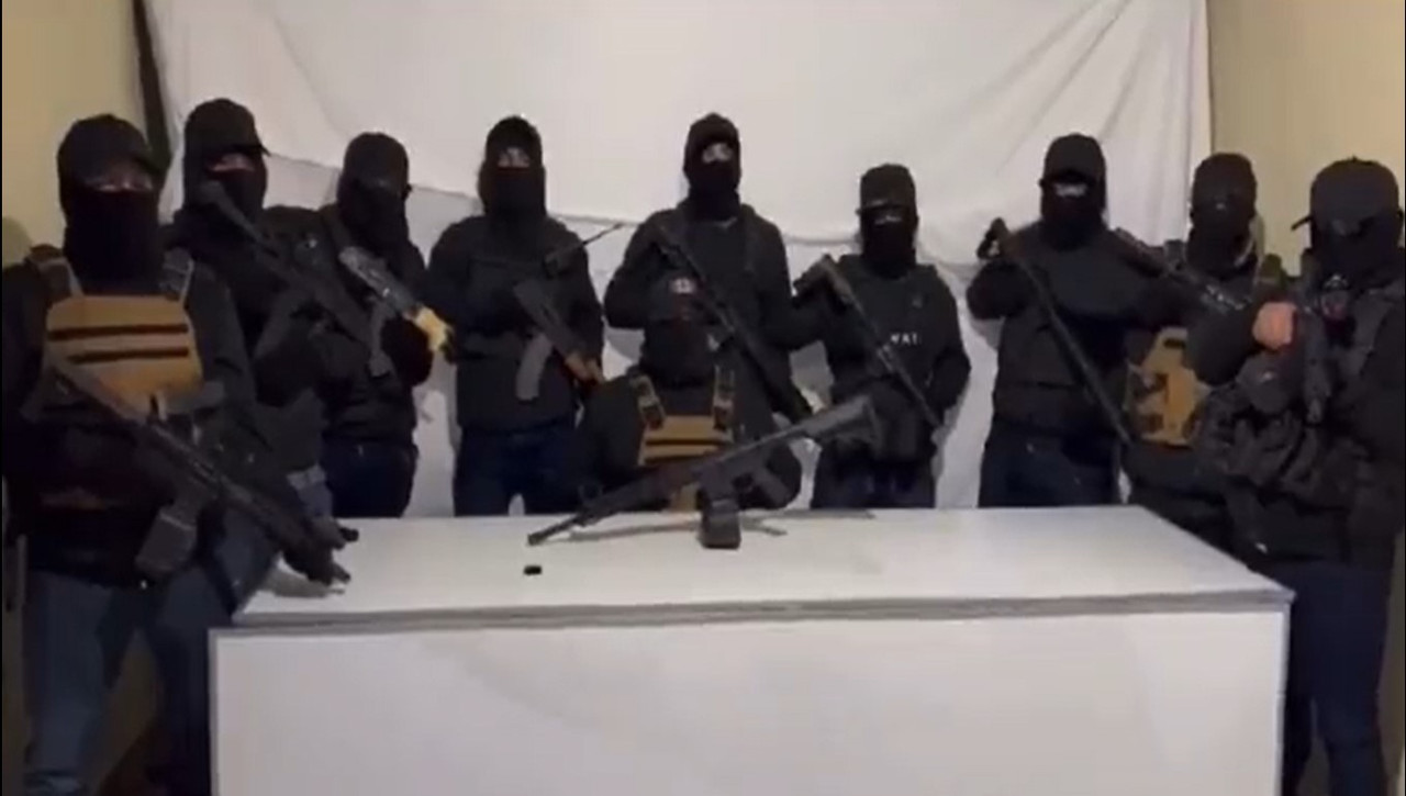 Encapuchados exigen a Samuel García cambios en penales; amenazan 