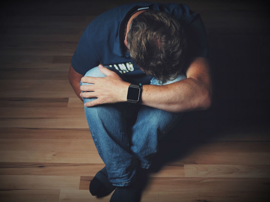 Suicidio ¿Qué alertas deben tomarse en cuenta en jóvenes?