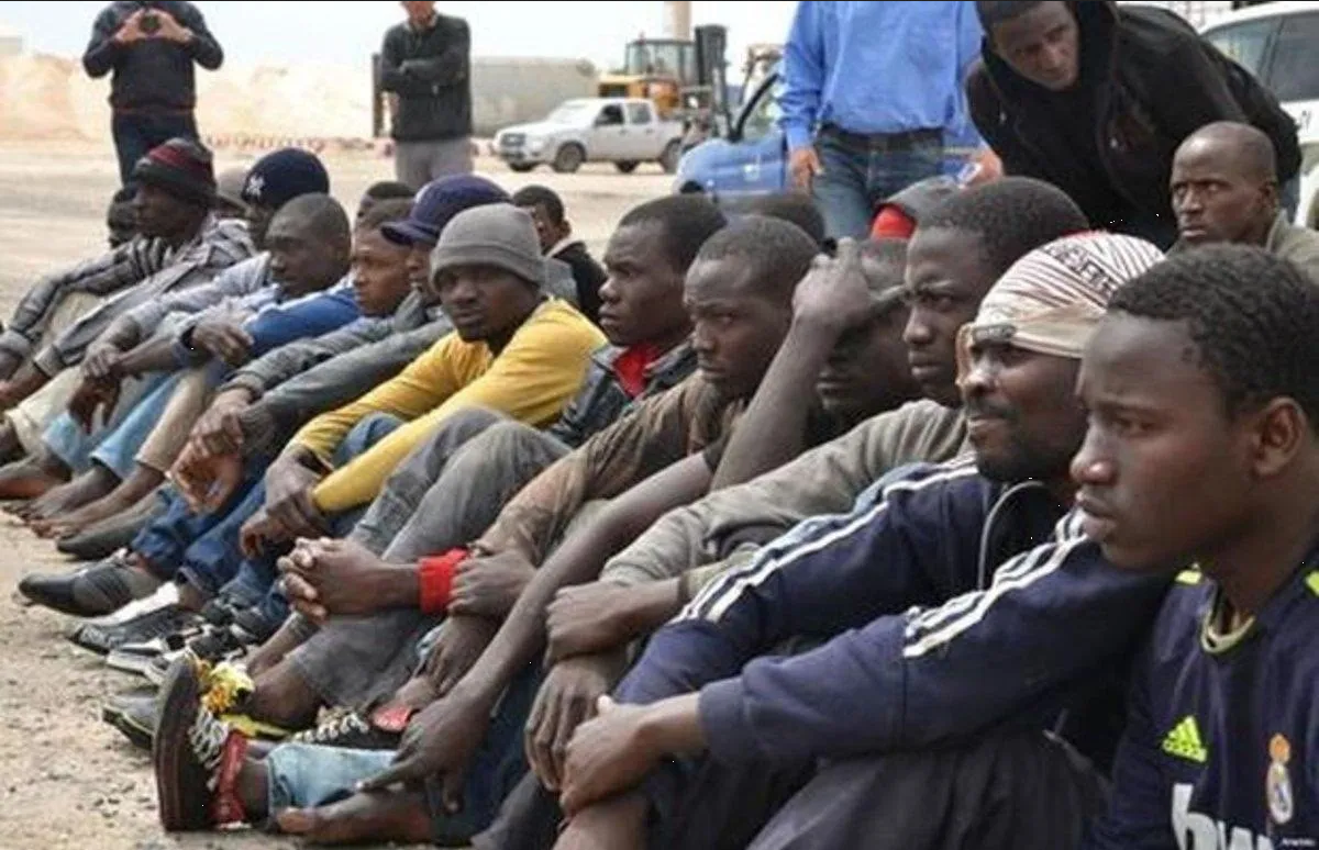 Reino Unido pagará a migrantes para que regresen a África