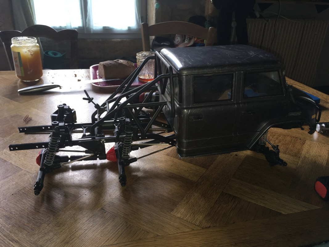 UMG 6x6 Axial IMG-2040
