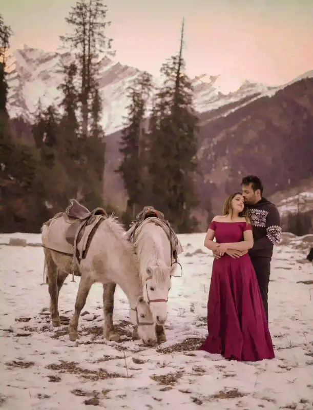Couple photography at Kufri by ThrillMyTravel