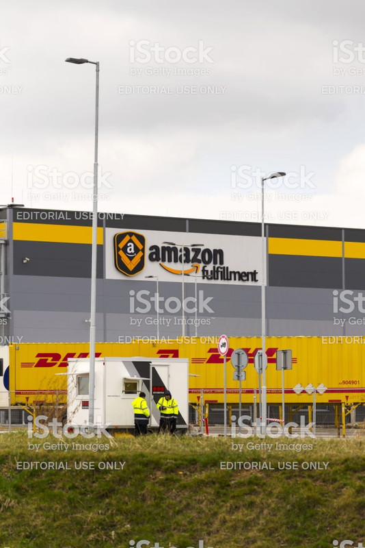 Amazon Logistic Prague s 