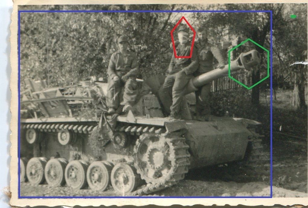 Foto WW II Sturmgeschütz Panzer Tank mit Besatzu