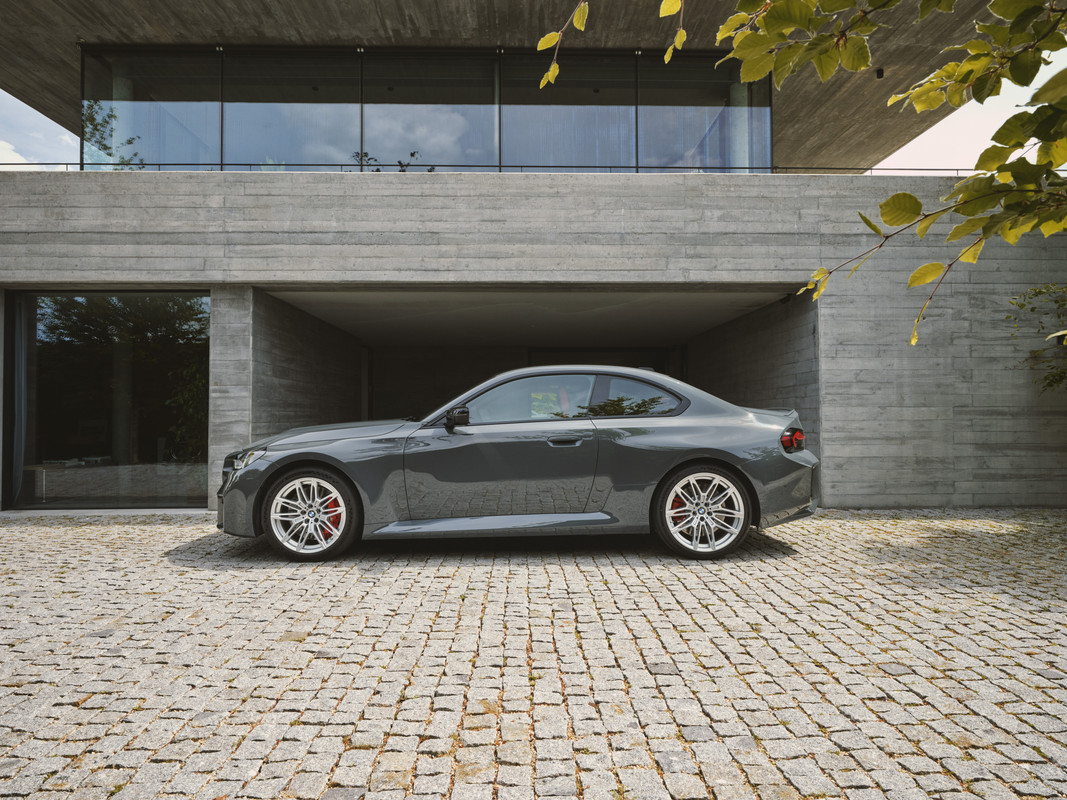 P90553552_highRes_the-new-bmw-m2-06-20