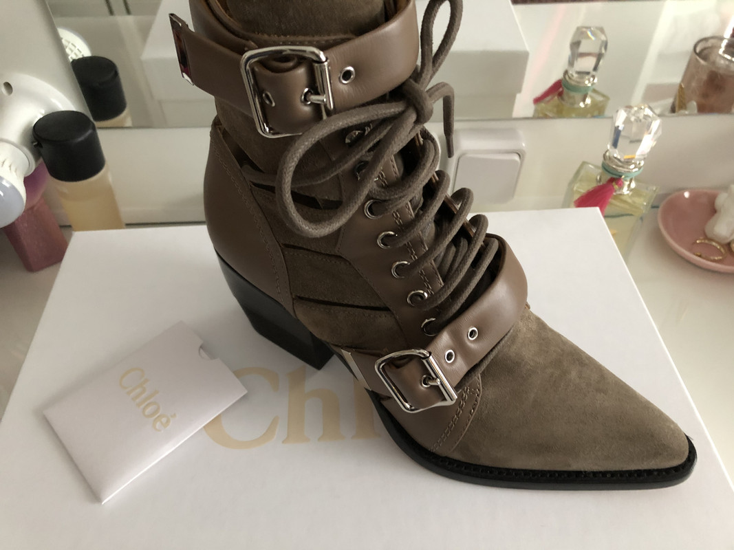 E2487085-4083-478F-84CD-D8694A0BB6DC