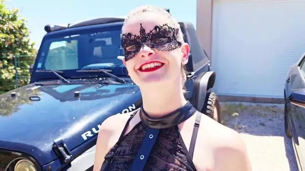 JacquieEtMichelTV – Alice – Dominated by two guys, is more excited than ever!